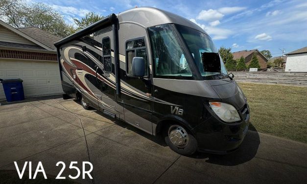 2012 Winnebago Via 25R