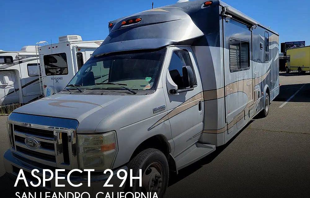 2008 Winnebago Aspect 29H