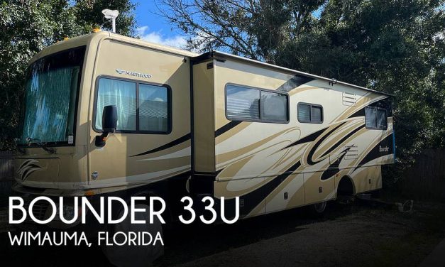 2011 Fleetwood Bounder 33U