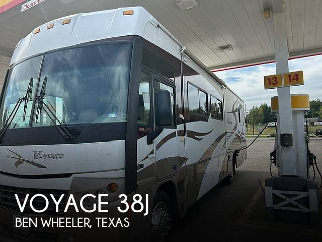 2006 Winnebago Voyage 38J