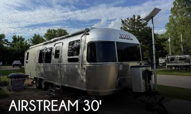 2022 Airstream Airstream FLYING CLOUD 30 FB Office