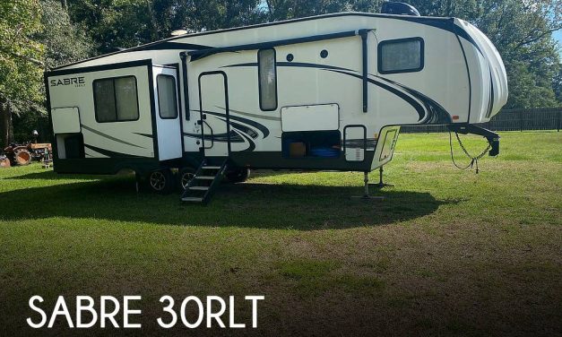 2019 Forest River Sabre 30RLT