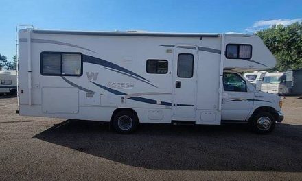 2007 Winnebago Access Winnebago 26A