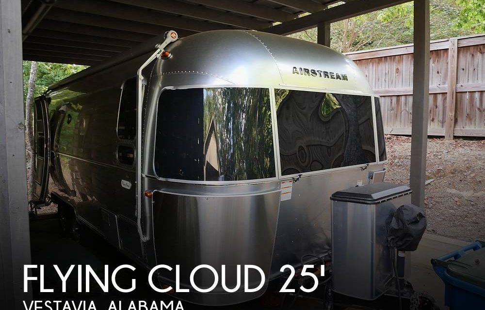 2020 Airstream Flying Cloud 25FB Queen