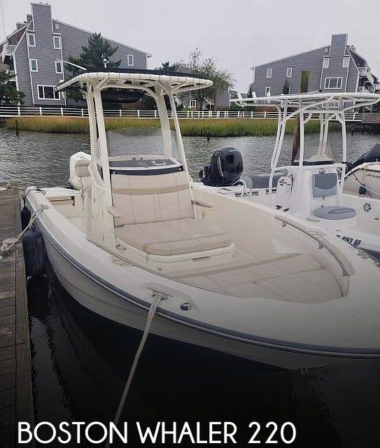 2023 Boston Whaler 220 DAUNTLESS