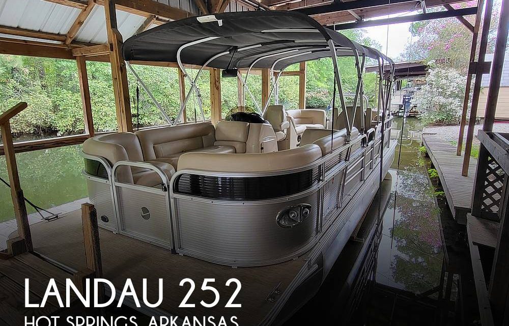 2017 Landau Island Breeze 252