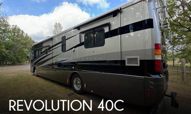 2005 Fleetwood Revolution 40c