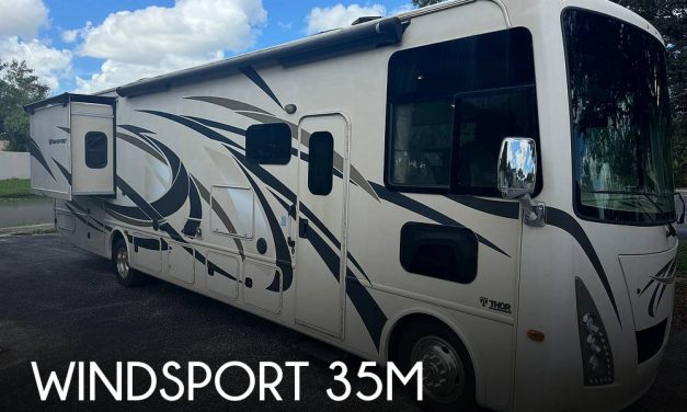 2017 Thor Motor Coach Windsport 35M