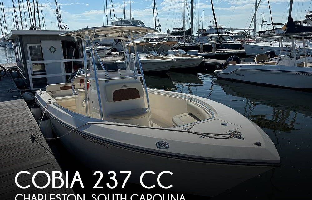 2022 Cobia 237 CC