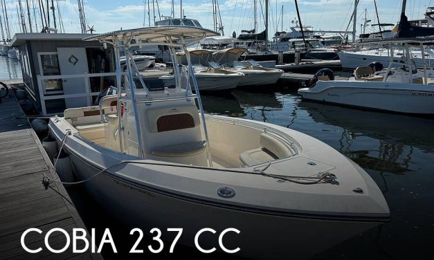 2022 Cobia 237 CC