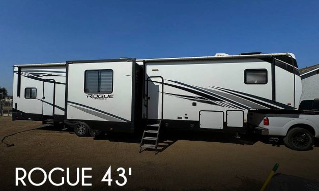 2020 Forest River Rogue 351A13 ( Toyhauler)