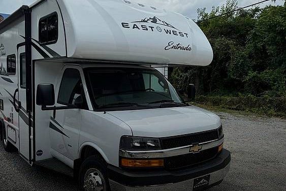 2025 East To West RV Entrada 210NS