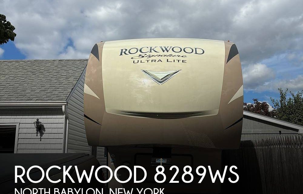 2018 Forest River Rockwood 8289WS