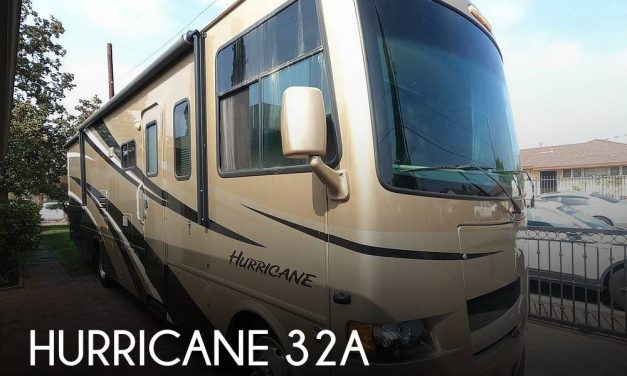 2011 Four Winds Hurricane 32A