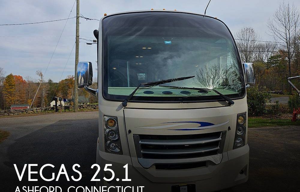 2015 Thor Motor Coach Vegas 25.1