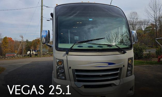 2015 Thor Motor Coach Vegas 25.1