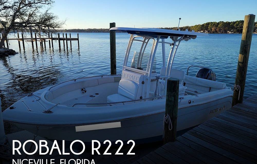 2017 Robalo R222