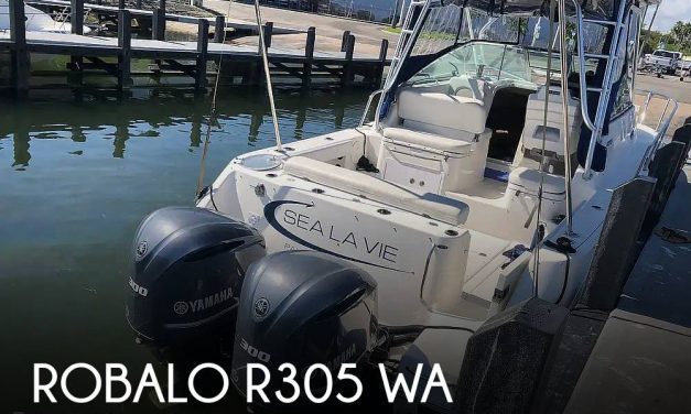 2015 Robalo R305 WA