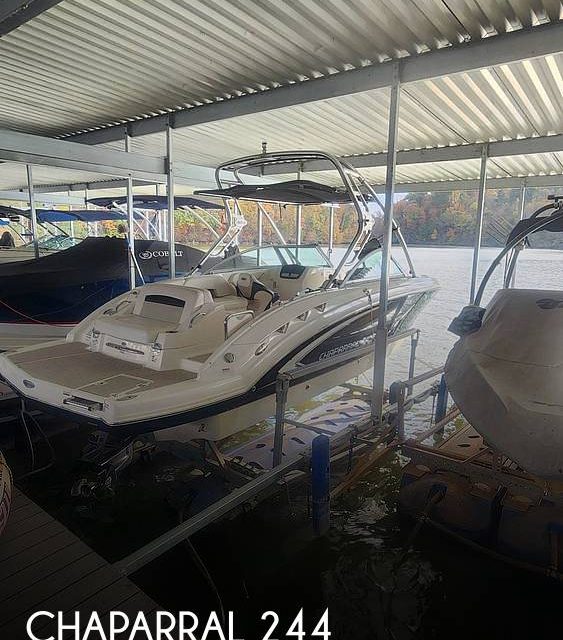 2010 Chaparral Sunsetta 244