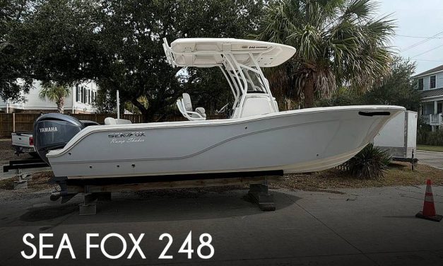 2022 Sea Fox 248 Commander