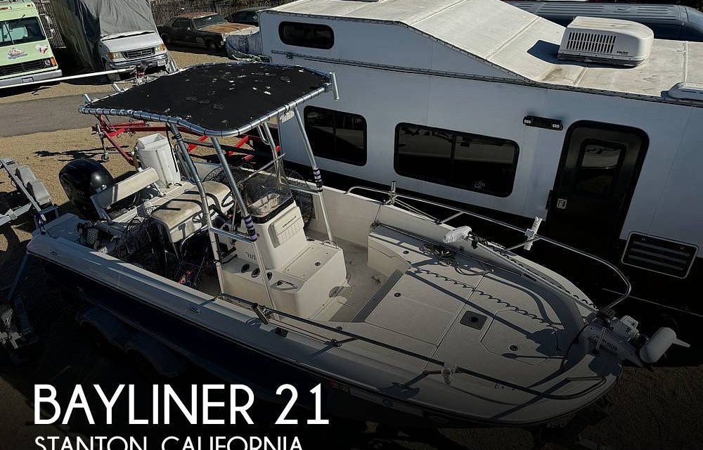 2018 Bayliner element f-21