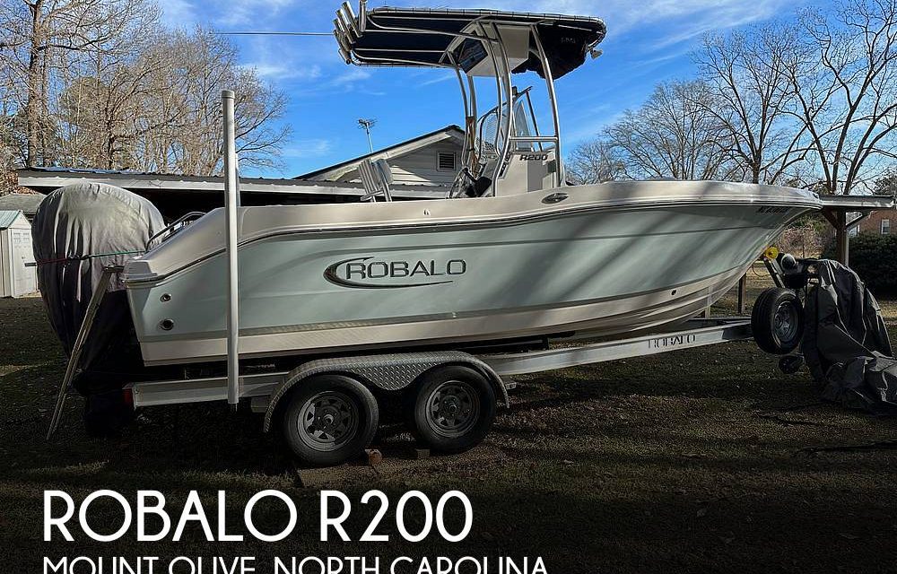 2021 Robalo R200