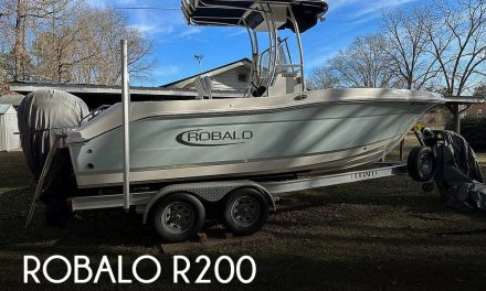 2021 Robalo R200