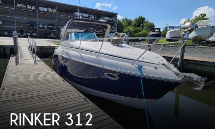 2004 Rinker 312 Fiesta Vee