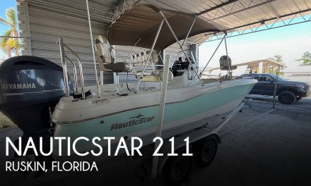 2017 NauticStar 211 Angler