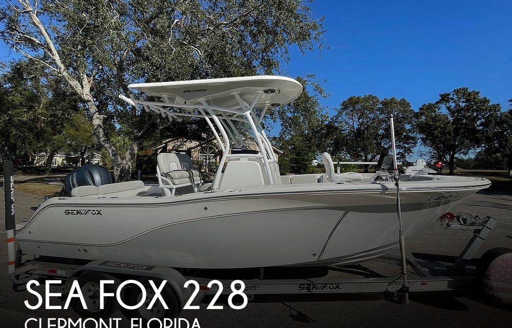 2021 Sea Fox 228 Commander