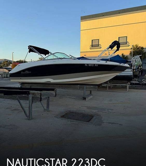 2014 NauticStar 223DC